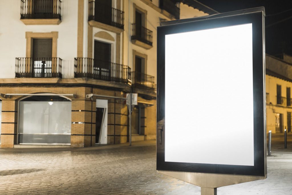 freestanding interactive screens leasing